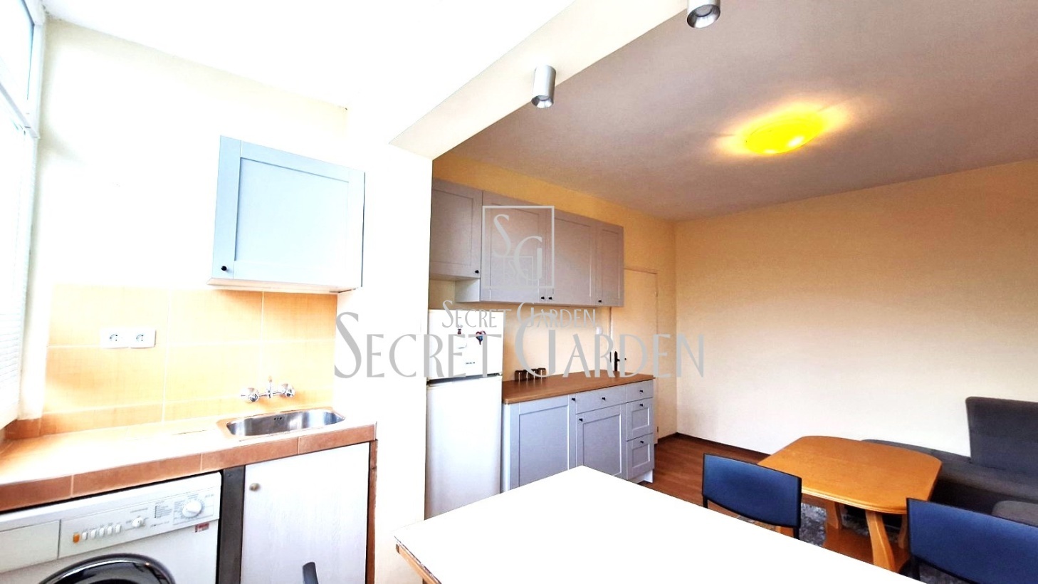 2 Bedrooms Bedrooms, ,1 BathroomBathrooms,Апартамент,Отдадено под наем,2,1060